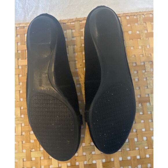 Michael Kors Women’s Loafers Size 6 Black Suede Gold Buckle Slip On Flats - Picture 3 of 5